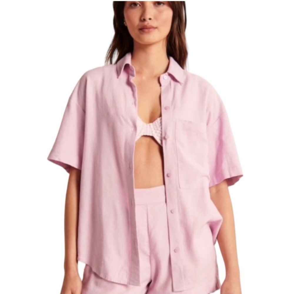 Abercrombie & Fitch Linen Oversized Short Sleeve
Button Down Shirt Pink